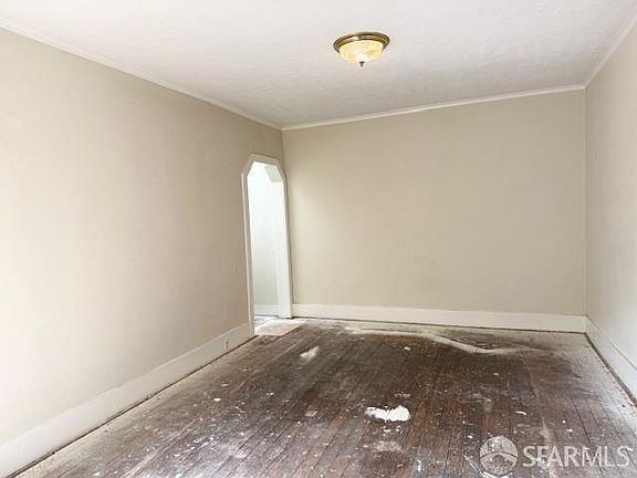 4th image of 364 Madison St