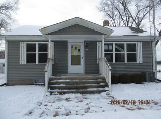 1114 Orchid St SE, Demotte, IN 46310