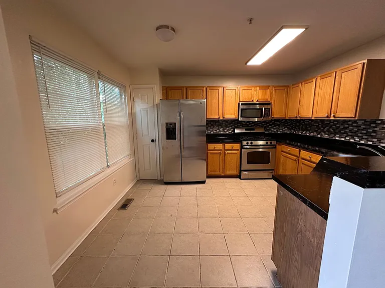 6913 Malachite Pl — Photo 16