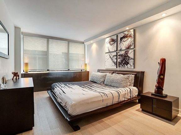 5th image of 301 E 45th St APT 19B