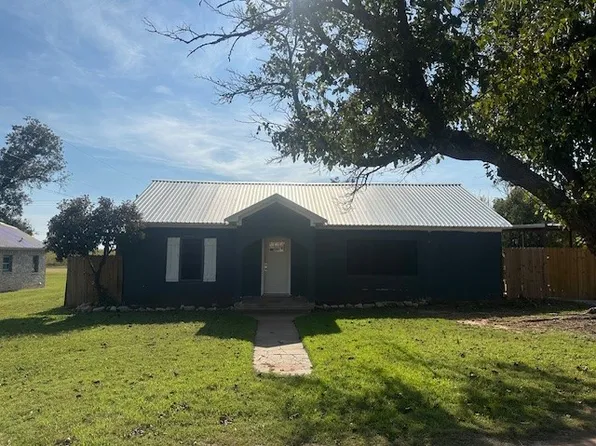 105 W China St, Seymour, TX 76380
