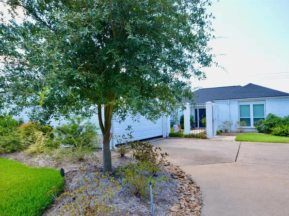 2923 Country Club Blvd, Sugar Land, TX 77478