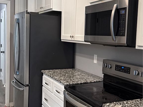 5th image of 124 Melrose Cir