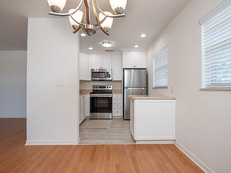 74 Royal Oak Ct #206 — Photo 8