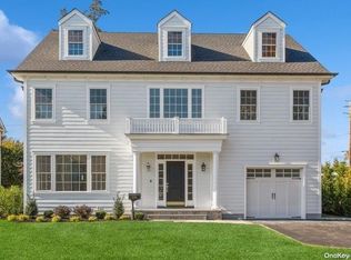 224 Euston Rd, Garden City, NY 11530