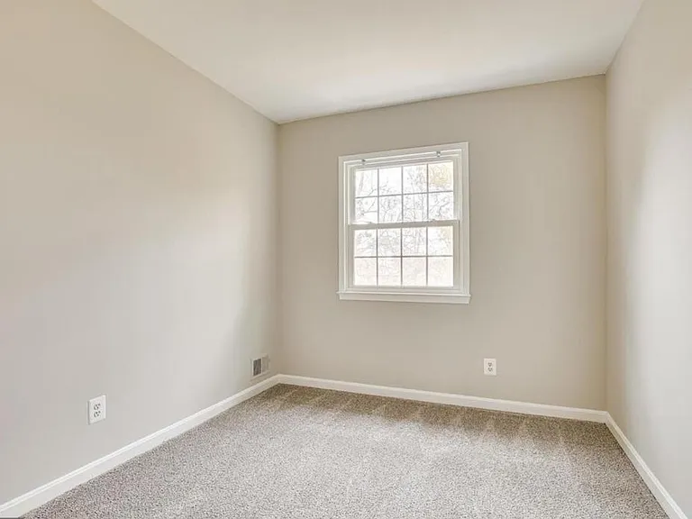 14704 Cardigan Sq — Photo 4