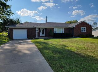 607 Walnut Ter, Macon, MO 63552