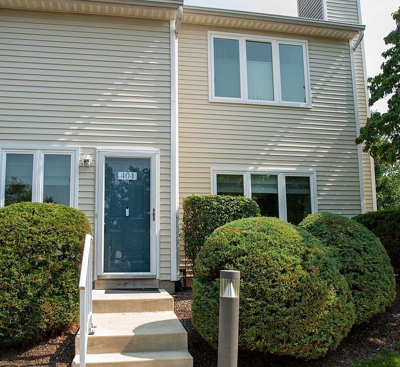1st image of 404 Colettes Ct #404