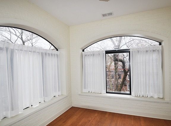 5th image of 5217 S Greenwood Ave APT 3