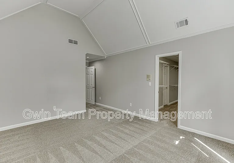 9345 Riverclub Pkwy — Photo 31