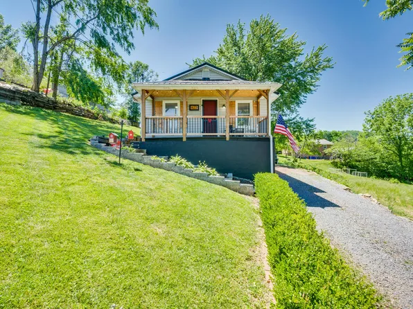 622 W C St, Elizabethton, TN 37643