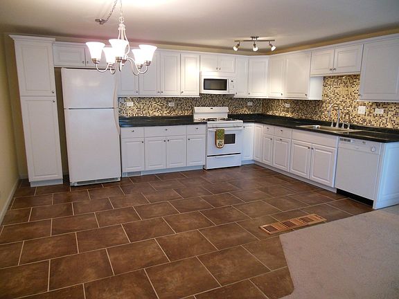 2nd image of 126 Nauset Ln #126