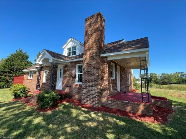 539 Athey Simmons Rd, Mount Airy, NC 27030