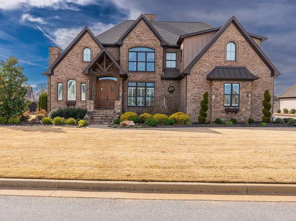 144 Ashley Dr, Tuscumbia, AL 35674