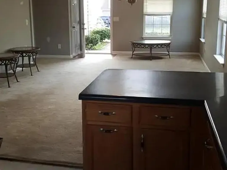 687 Holland Ridge Dr — Photo 2