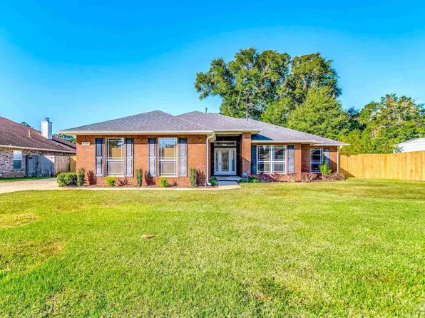 8491 Ferlon Ave, Pensacola, FL 32526