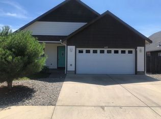 449 SE Cadet Ct, Grants Pass, OR 97527