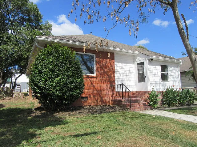 40 Ranlo Ave