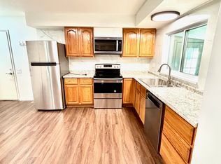 12678 Glenpeak Dr, Maryland Heights, MO 63043