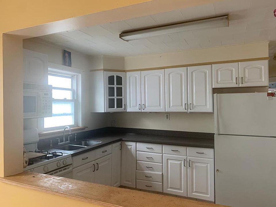 2nd image of 8600 124th St