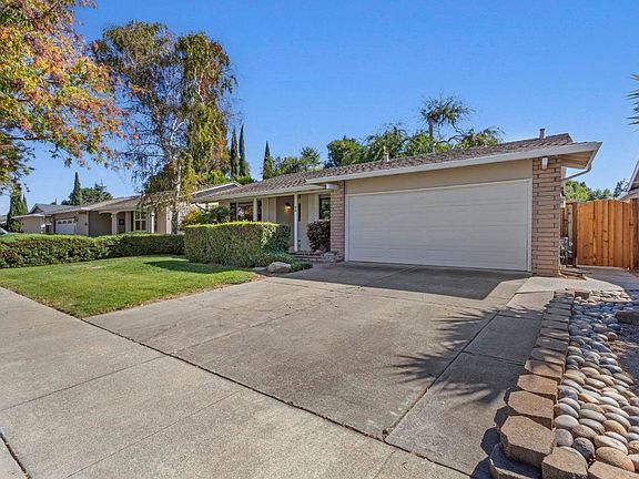 2nd image of 90 Cashew Blossom Dr