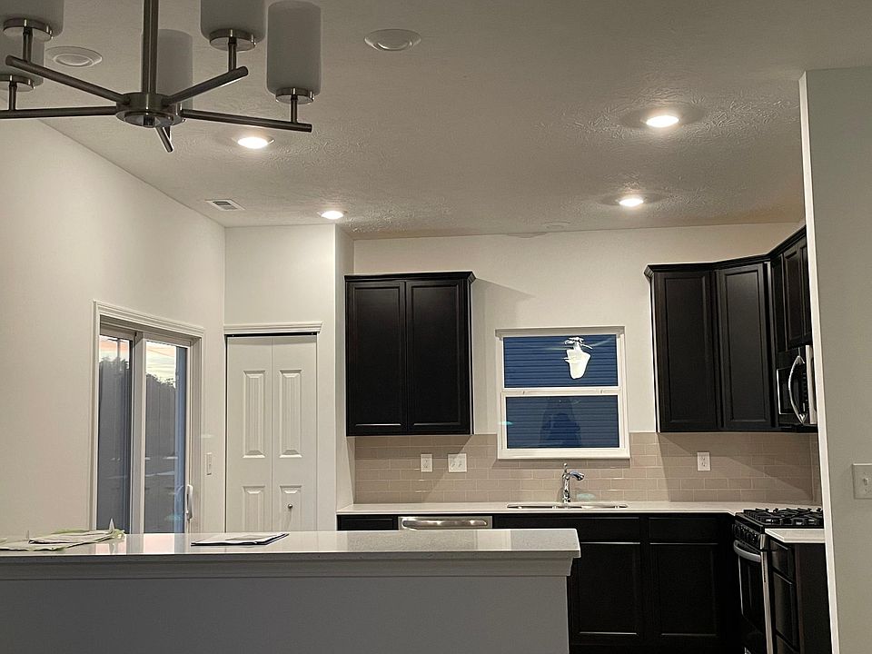 2nd image of 1147 Lakeshore Dr