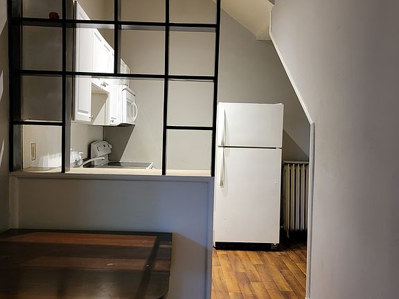 5th image of 2512 W Grace St APT 1