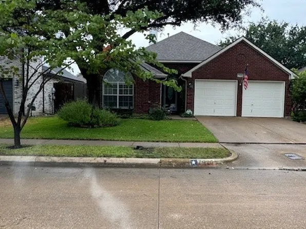 7925 Crystal Creek Cir, Fort Worth, TX 76137