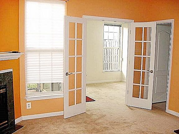 BR4-Den w Upgraded Carpet