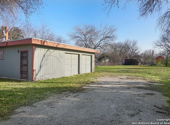 5th image of 362 W Mayfield Blvd