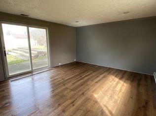 174 N Buhl Farm Dr, Hermitage, PA 16148