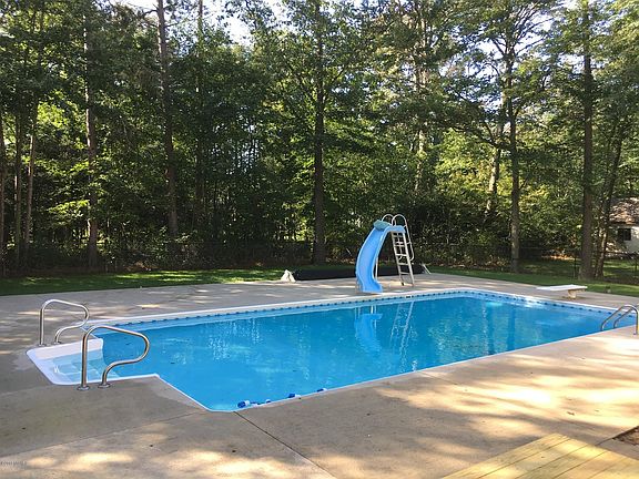4th image of 5087 Shady Creek Dr