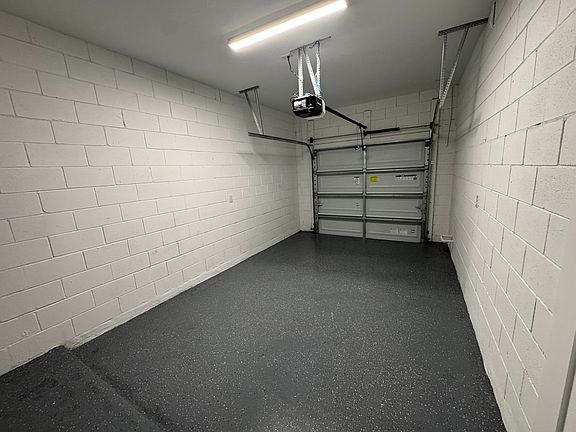 5th image of 768 Driving Range Ct