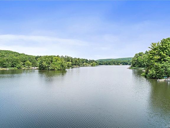 2nd image of 1 Lake Shore Dr