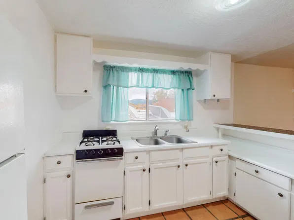 752 Agua Fria St Floor A-2, Santa Fe, NM 87501