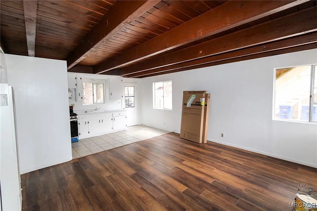 Building Photo - 436 W Mojave Blvd