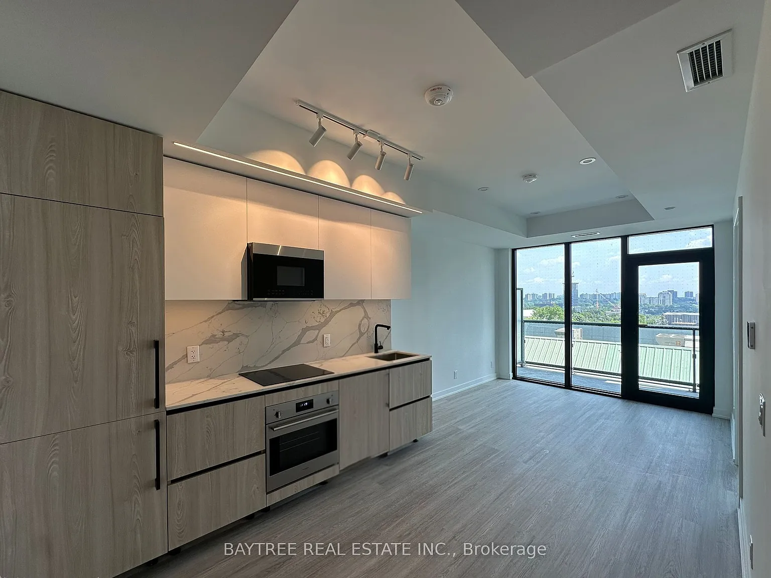 699 Sheppard Ave E — Photo 1