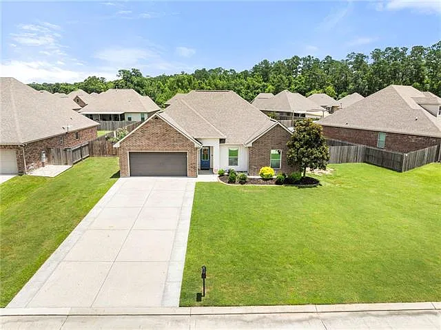 3 bed, 2.0 bath, 1457 sqft, $1,650 — Photo 4