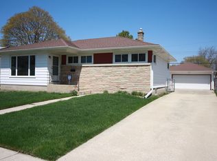 2520 Ridgewood Ave, Racine, WI 53403