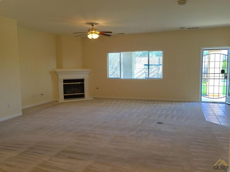 2nd image of 106 Emerald Isle Way