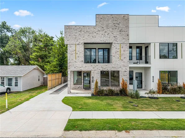 926 SE G St, Bentonville, AR 72712