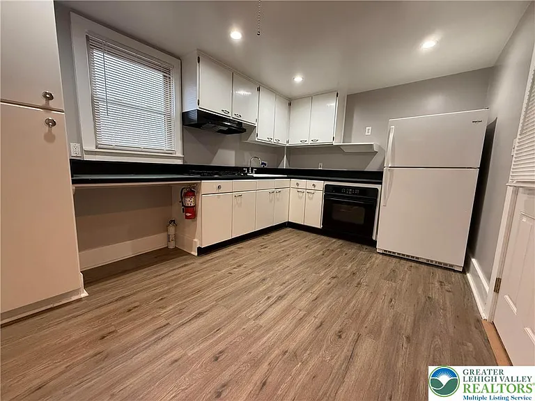 116 S 6th St — Photo 10
