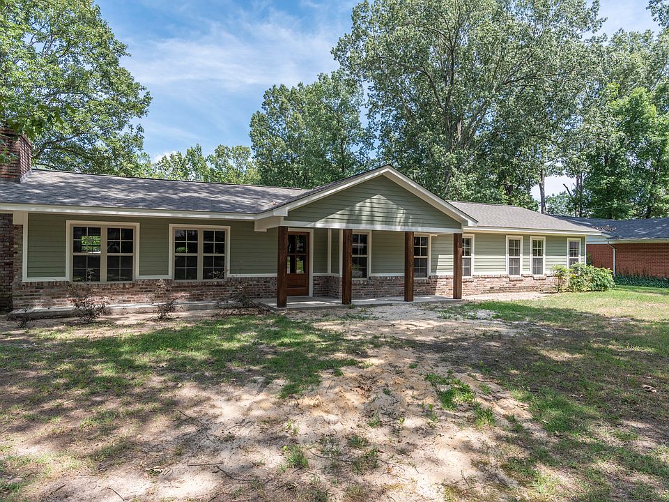 1st image of 700 Cottonwood Dr
