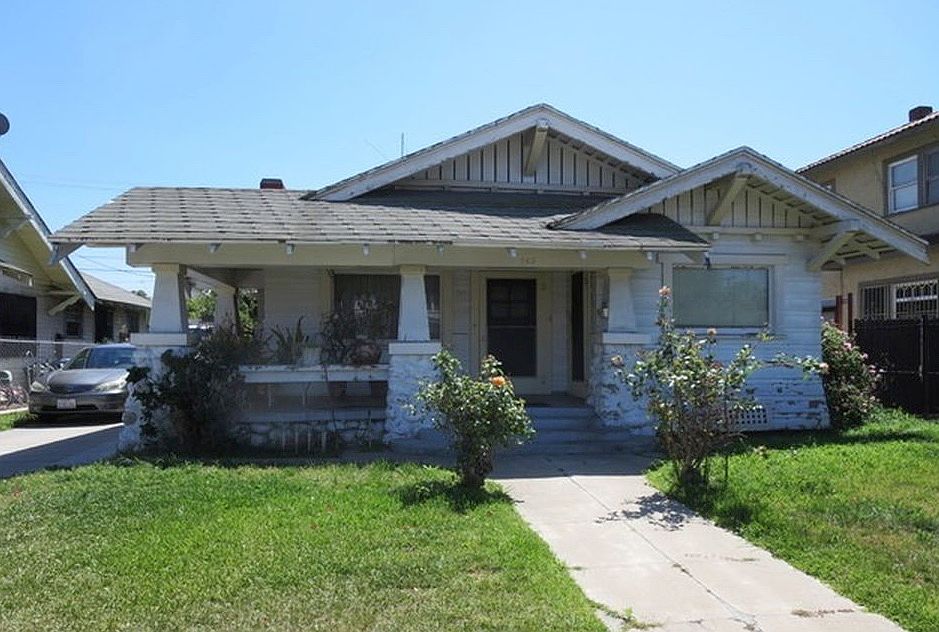 1st image of 702 W 49th St