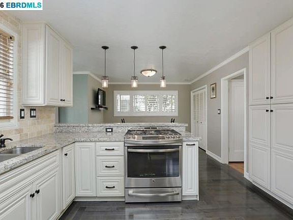 5th image of 256 Covington St