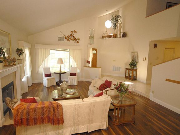 5th image of 807 Buckingham Pl