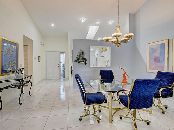 3rd image of 5771 Royal Lake Cir