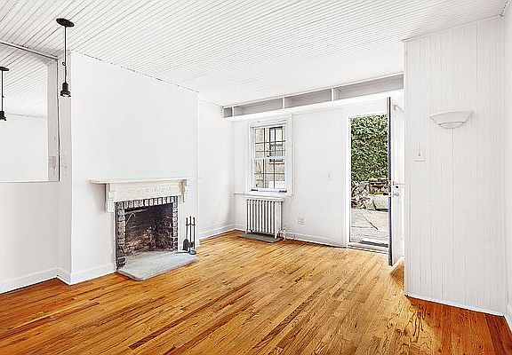 3rd image of 729 Greenwich St #J25