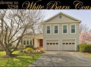 3258 White Barn Ct, Herndon, VA 20171