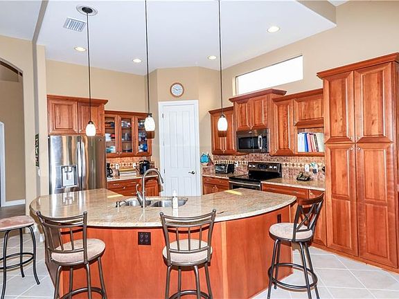 2nd image of 11851 Rosalinda Ct